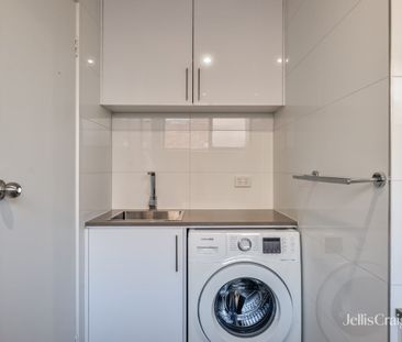 Renovated Two-Bedroom Unit in Prestigious Oakhill Estate - Photo 2