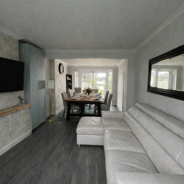 3 Bed Semi-Detached House, Broad Walk, SE3 - Photo 1