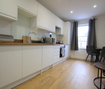 2 bedroom flat to rent - Photo 3