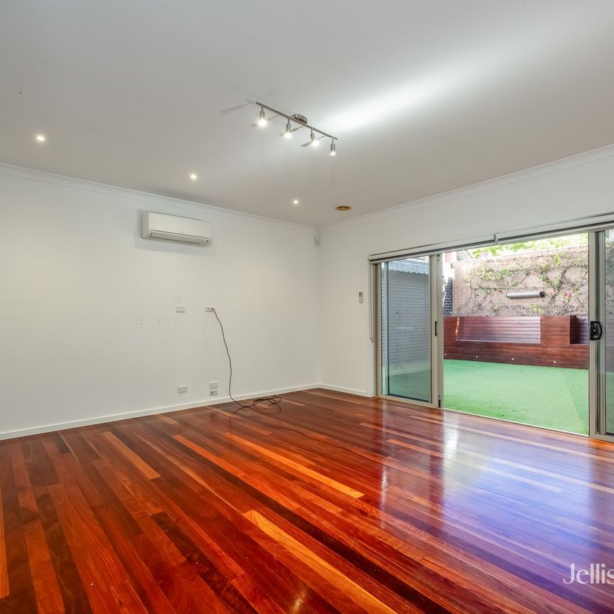 2/17 Sussex Street, Preston VIC 3072 - Townhouse For Rent | Domain - Photo 1