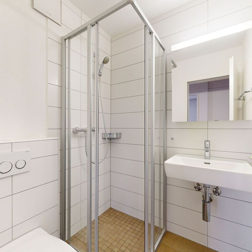 Your new family home! - Photo 1