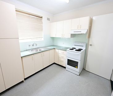 Stylish Two Bedroom Unit - Photo 2