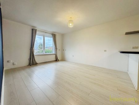 Dimsdale Crescent, CM23, Bishop`S Stortford - Photo 2