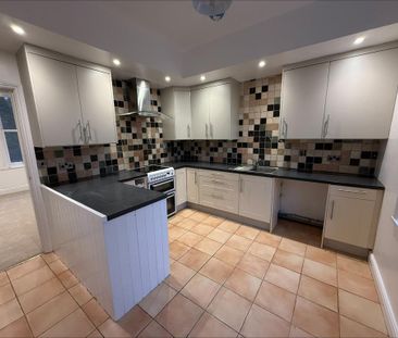 3 bedroom terraced house to rent - Photo 5