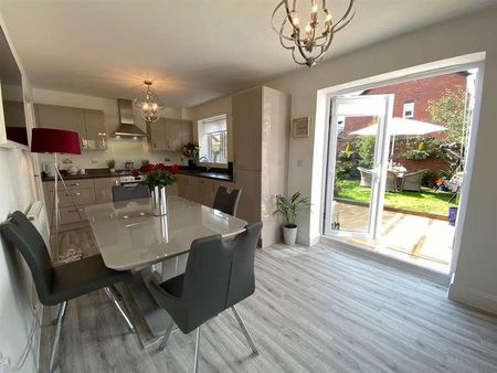 Wilson Gardens, Malvern, WR14 - Photo 3