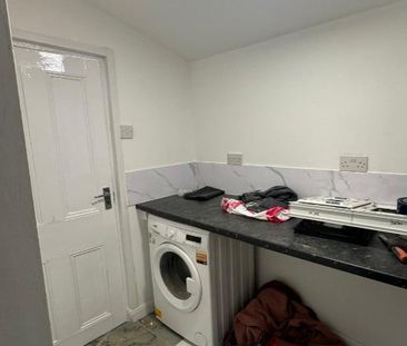 2 Bed Flat, London, E7 - Photo 1