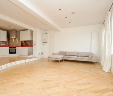2 bedroom penthouse to rent - Photo 3