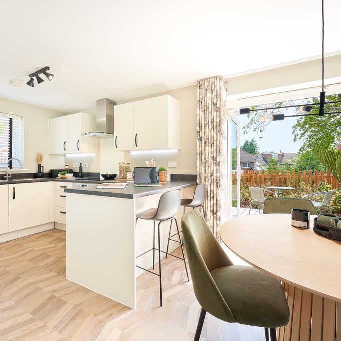 3 bedroom semi-detached house to rent - Photo 1