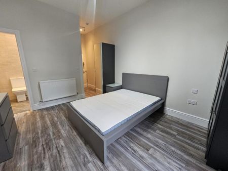 2 bedroom flat to rent - Photo 3