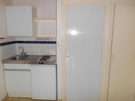 Studio de 26m². Kitchenette équipée. - Photo 2