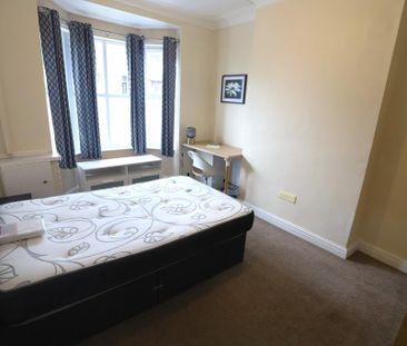 4 bedroom terraced house to rent - Photo 5