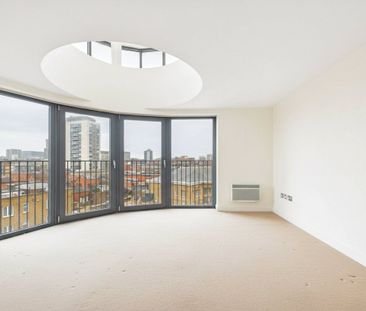 2 bedroom Flat in Providence Place, Berkshire - Photo 3