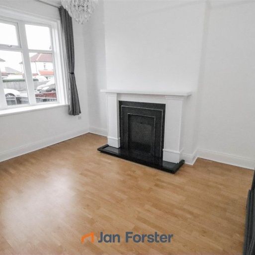 3 Bedroom House - Terraced - Photo 1