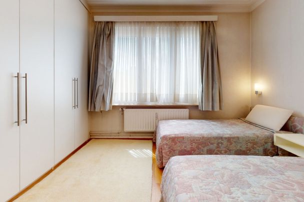 A deux pas de l'ULB spacieux appartement meublé de 134m² 3 chambres - Photo 1