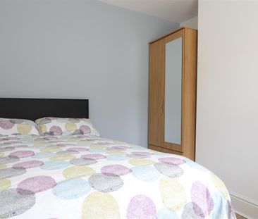 322 Caernarfon Road - Photo 4