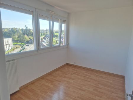 A LOUER Appartement F2 50000 Saint-Lô 1 chambre 46.77 m² - Photo 2