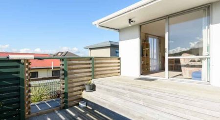 Stunning 3-Bedroom House in Newlands for Rent! - Photo 3