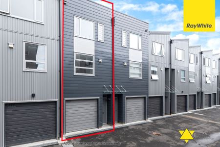 Modern Three-Bedroom Townhouse Offering Space, Style, and a Prime Parnell Location - Photo 2