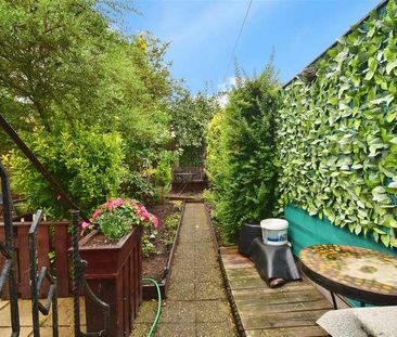 Newbury Road, Highams, E4 - Photo 5