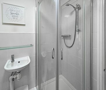 Front Room(Bronte), Flat 4, 55/57 Cathedral Road, Cardiff CF11 9HD - Photo 5