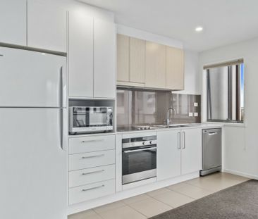 Stylish 1-Bedroom Townhouse Apartment � Rare Opportunity In Prime H... - Photo 1