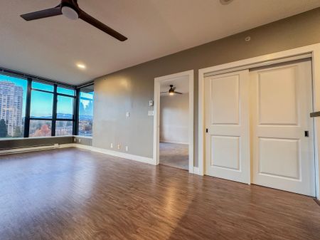 Bright 2 Bedroom Condo In Victoria Hill With Ac & Underground Parking - Photo 3