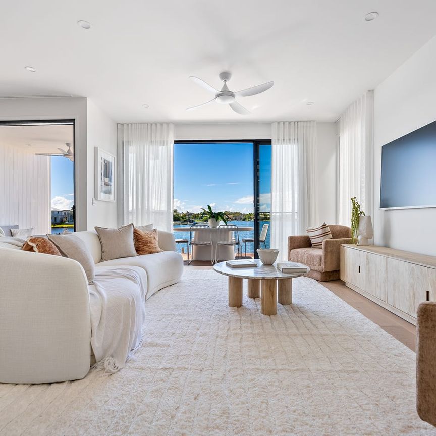 Ultimate waterfront living with private pool & pontoon - Photo 1