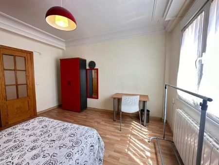 Calle de Rafael de Riego, Madrid, Community of Madrid 28045 - Photo 2