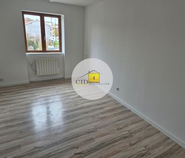 Location Appartement 4 pièces 85m² ST BONNET DE MURE 69720 - Photo 4