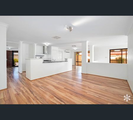 11 Eyebright Court, Huntingdale, WA 6110 - Photo 2