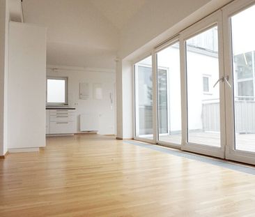 Schicke Dachwohnung mit 2 Terrassen und Traumausblick Nähe Moritzga... - Photo 1