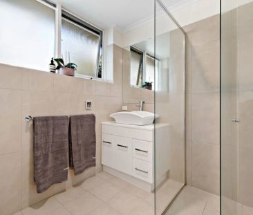 Townhouse in a rare quiet pocket of Richmond! - Photo 6