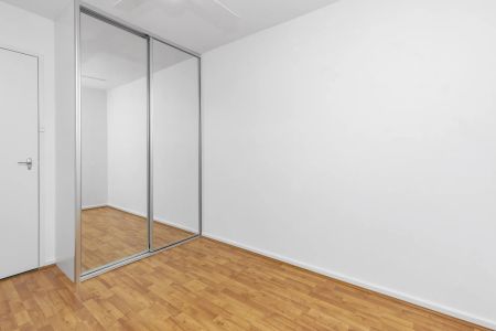 Prime Location - Photo 4