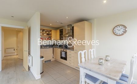 2 Bedroom flat to rent in Townmead Road, Imperial Wharf, SW6 - Photo 2