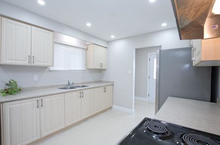 For Lease - 19 Horne Drive Unit# Upper, Brampton, Ontario - Photo 5