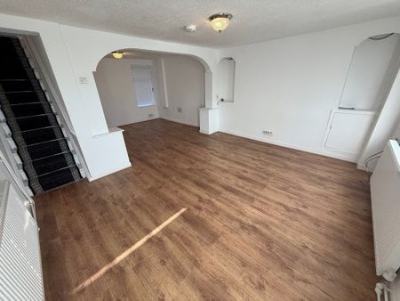 Carmarthen Road, Swansea, SA5 - Photo 2