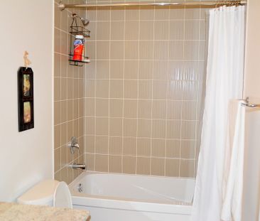 For Lease - 8685 Dogwood Crescent, Niagara Falls, Ontario - Photo 3