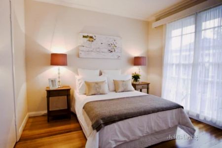 3 Bed, 1 Bath - Photo 5