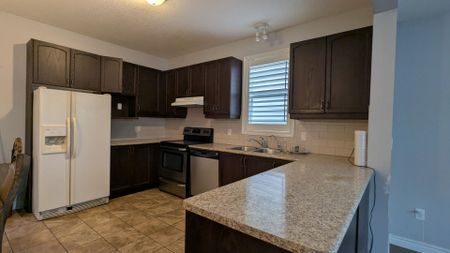 For Lease - 669 Zermatt Drive, Waterloo, Ontario - Photo 3