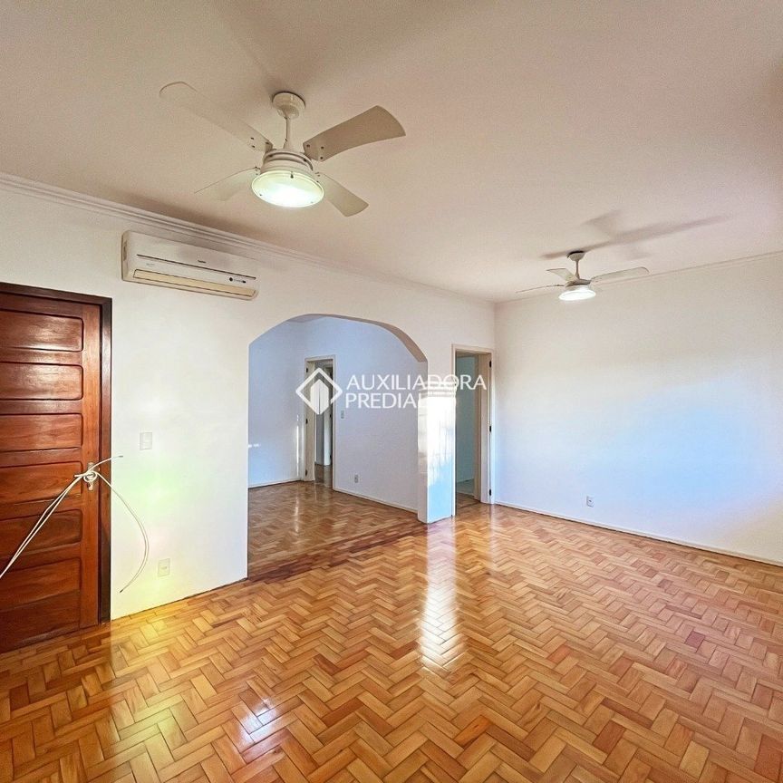 Casa com 3 quartos e 185m² para alugar em Guarujá, Porto Alegre. - Photo 1