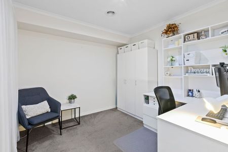 Well-Maintained Family Home in a Quiet Court Setting - Photo 5