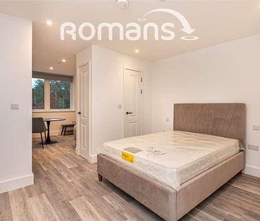 Lyon Way, Frimley, Camberley, Surrey, GU16 - Photo 4