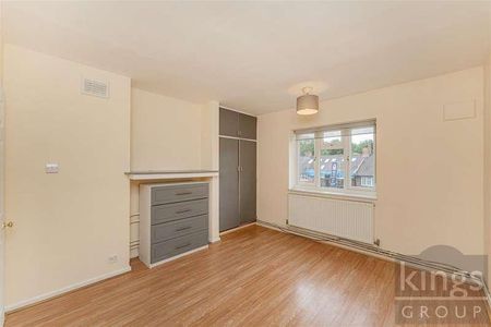 Severn Drive, Enfield, EN1 - Photo 3