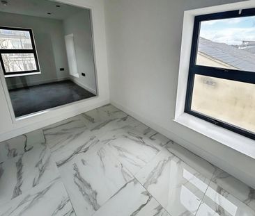 3 bedroom penthouse to rent - Photo 3