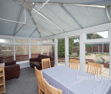 5 bedroom detached house to rent - Photo 2