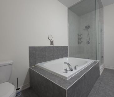 For Lease - 86 Humberstone Crescent, Brampton, Ontario - Photo 6