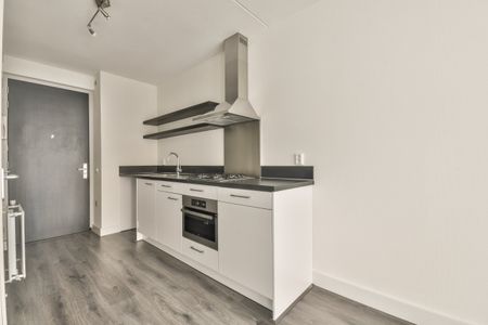 Te huur: Huis Waldorpstraat 299 in Den Haag - Photo 3