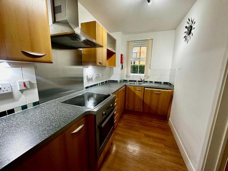 2 bedroom flat to rent - Photo 2