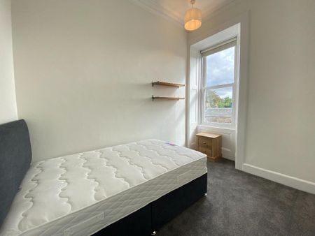 5 bedroom flat to rent - Photo 3