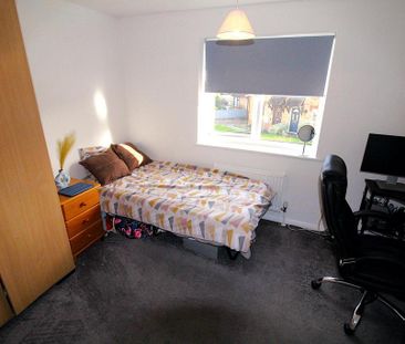 2 bedroom semi-detached house to rent - Photo 2